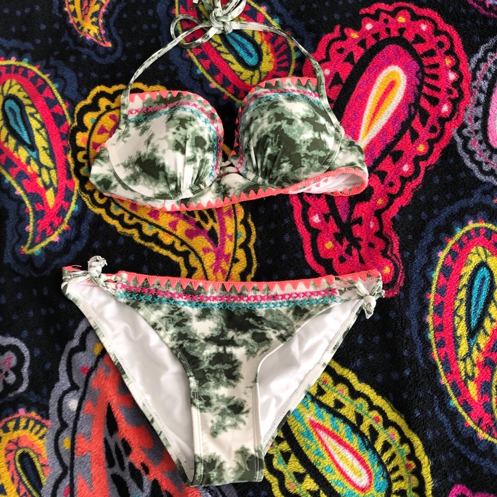 camo bikini set